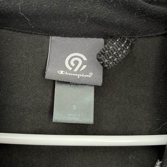 Men’s Champion small quilted jacket. - Picture 2 of 4